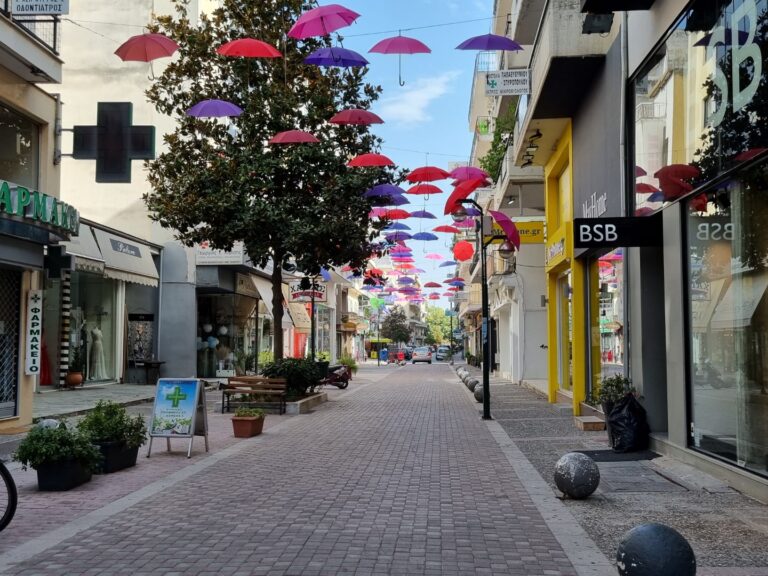 Ακρίβεια και καύσωνας πιέζουν την Τρικαλινή αγορά