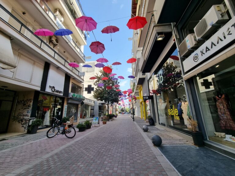 Σε φθινοπωρινούς ρυθμούς η αγορά στα Τρίκαλα