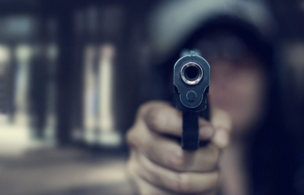 Τρόμος για ιδιοκτήτη μίνι μάρκετ στον Αμπελώνα Λάρισας
