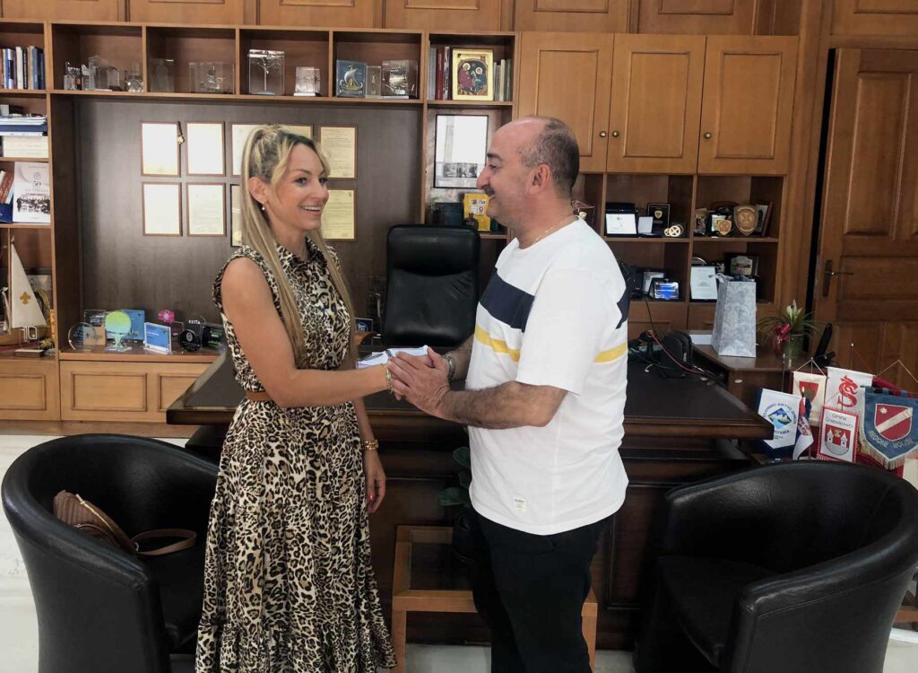 Έδωσαν τα χέρια Σακκάς με Γκοβίνα