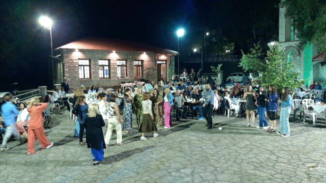 Γλέντι μέχρι το πρωί στον Αετό Τρικάλων (φωτό)