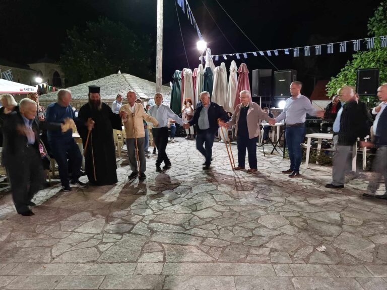 Συγκίνησε ο χορός των γερόντων στο Γαρδίκι (βίντεο)