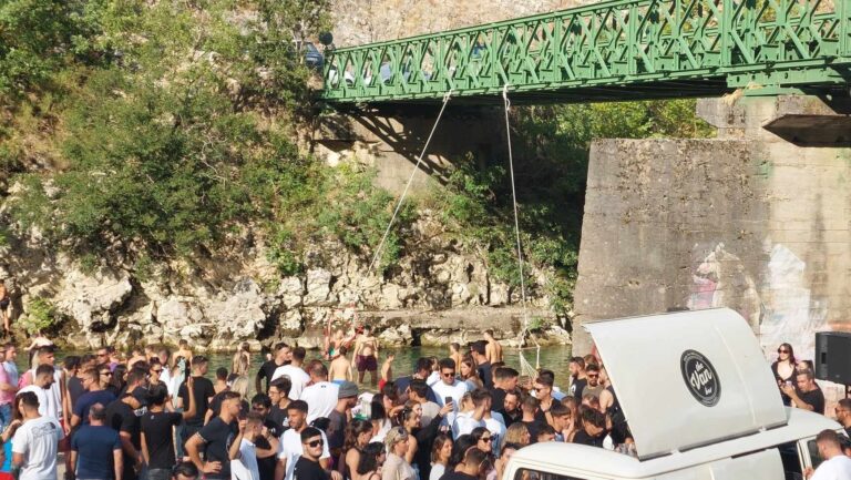 Χαμός και …πάταγος στο River party στο Γαρδίκι (φωτό)