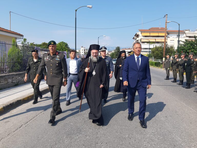 Με λαμπρότητα και μεγάλη συμμετοχή τιμήθηκαν τα Ελευθέρια των Τρικάλων (φωτο)