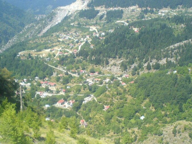 «Βούλιαξαν» τα χωριά των Τρικάλων