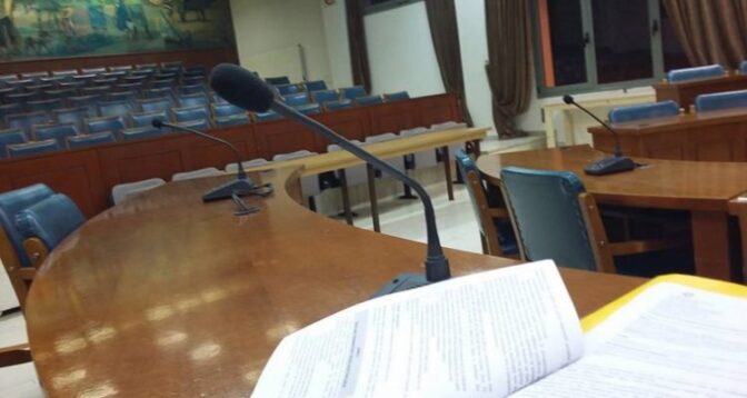 Μείον έδρες σε όλα τα ΔΣ του νομού Τρικαλων