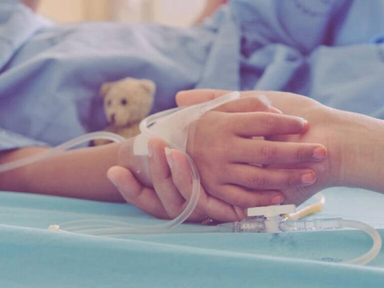 4,5 χρονών αγοράκι με καταγωγή από τα Τρίκαλα χρειάζεται τη βοήθειά μας