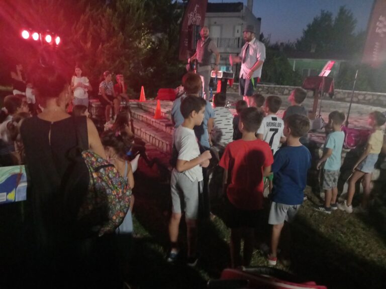 Παράσταση ανιματέρ για τα παιδιά της Πύλης