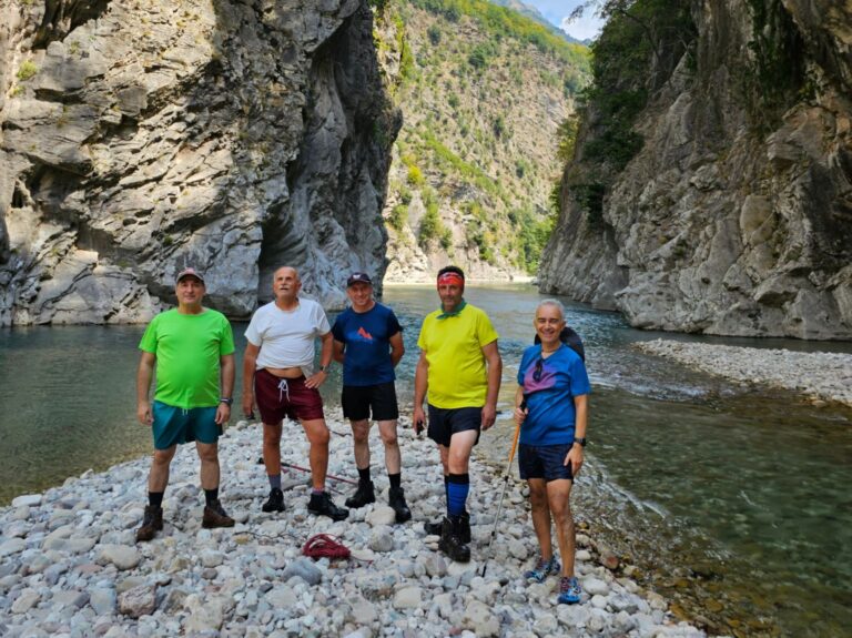 Διάσχιση του ποταμού Αχελώου από μέλη του Σ.Π.ΟΡ. Τρικάλων