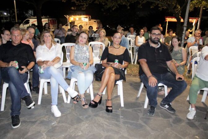 Πλήθος κόσμου στη λαϊκή βραδιά στην Πύλη