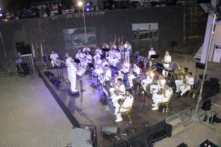 Η συναυλία της μπάντας του Πολεμικού Ναυτικού στην Πύλη