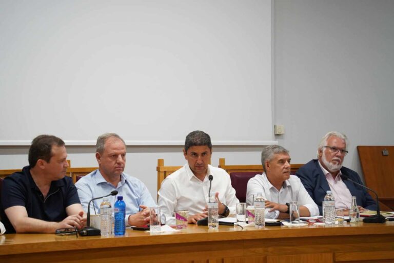 Ο Λευτέρης Αυγενάκης στα Τρίκαλα για την ίδρυση αγροτικών τμημάτων στα Επιμελητήρια