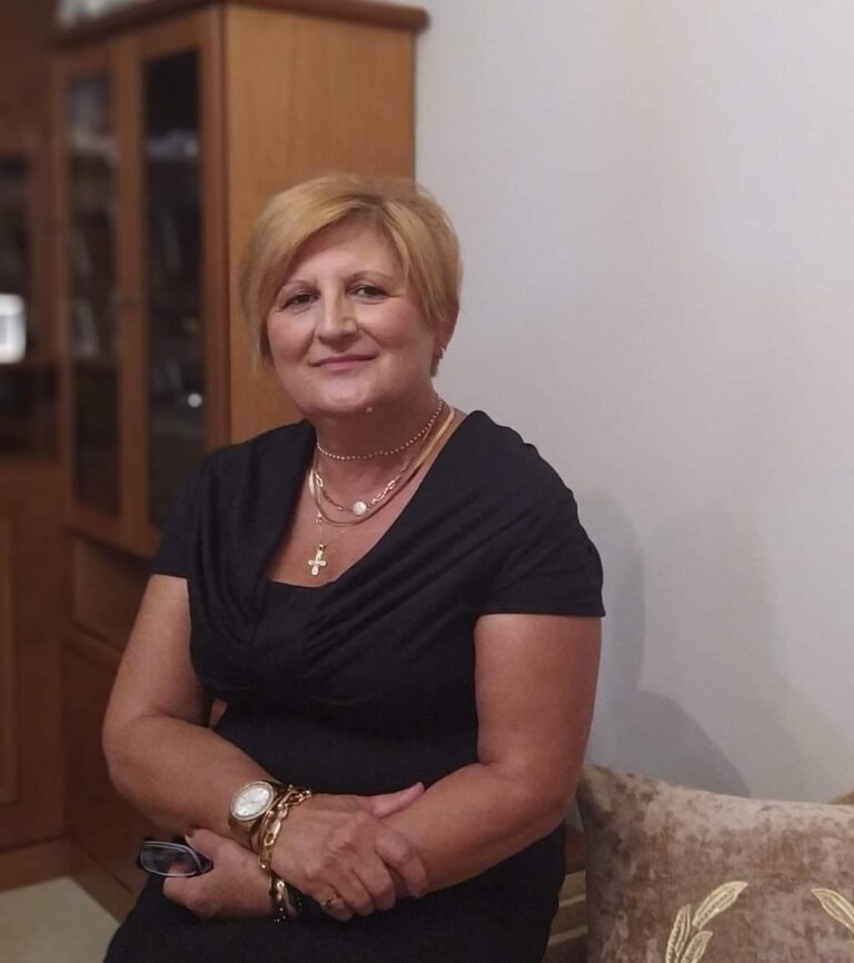 Η Φωτεινή Σιαμπάνη συντάσσεται με τον Θοδωρή Χήρα