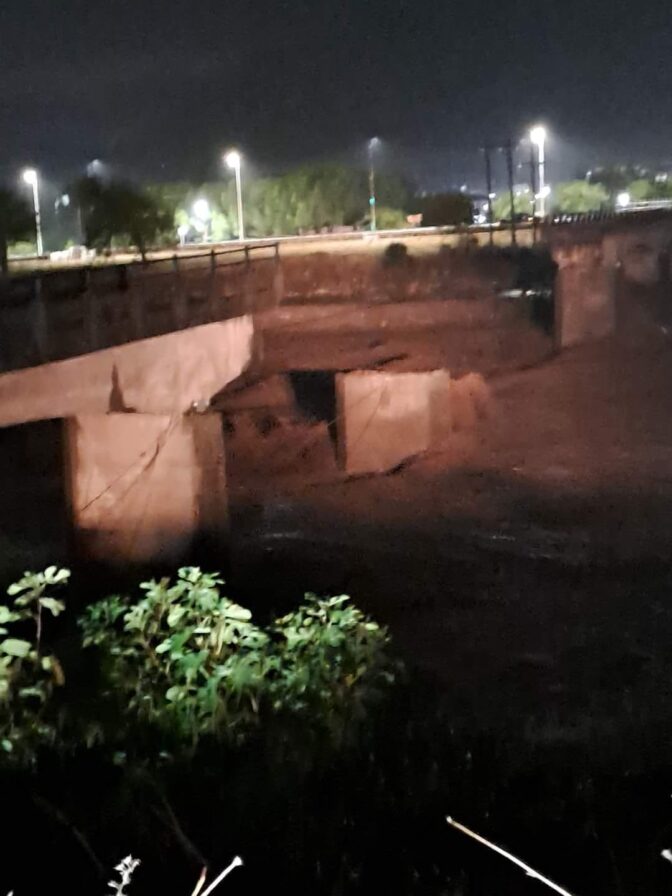 ΠΥΛΗ: Έπεσε η παλιά γέφυρα για Άγιο Βησσαρίωνα