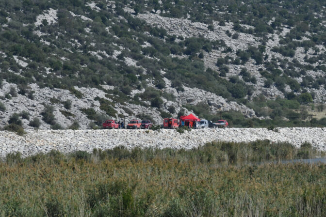 Λάρισα: Συνεχίζεται η αγωνιώδης επιχείρηση για τον 43χρονο στη λίμνη Κάρλα
