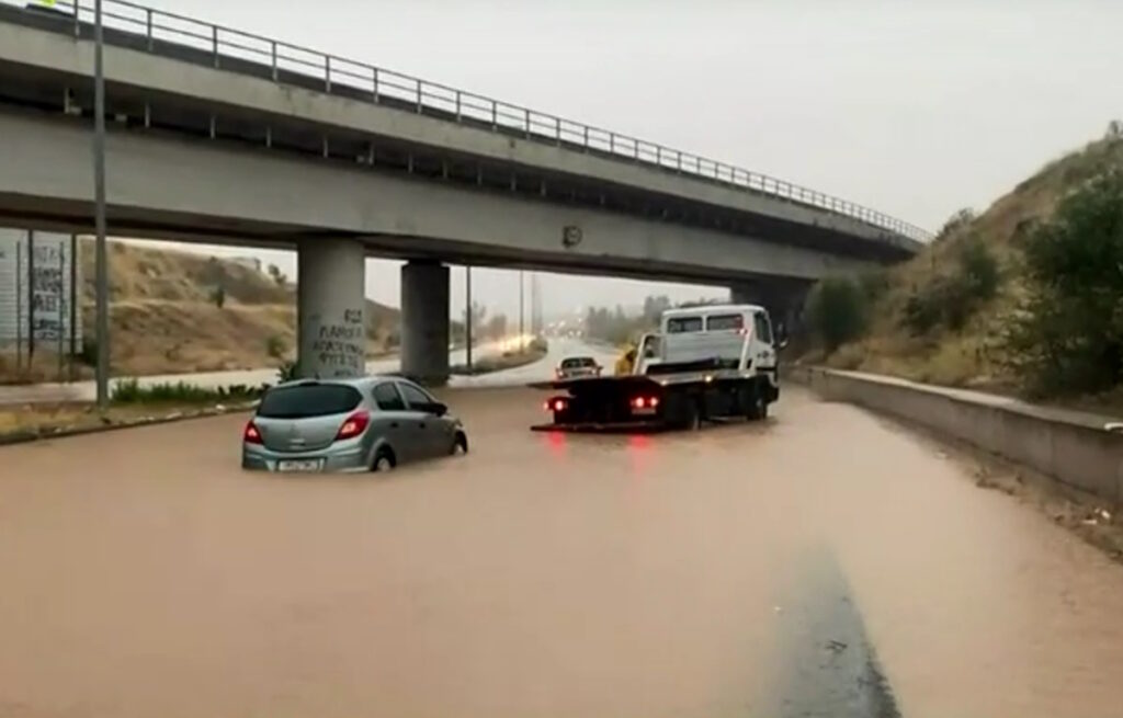 Εγκλωβισμένα Τρικαλινά παιδιά στον Βόλο