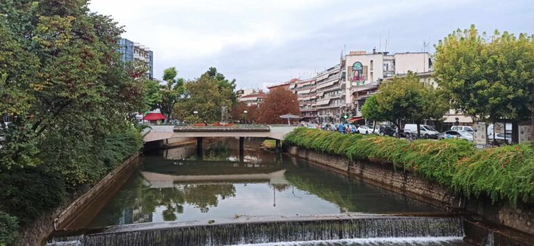 Δευτέρα με πρωτοβρόχι στα Τρίκαλα (φωτό)