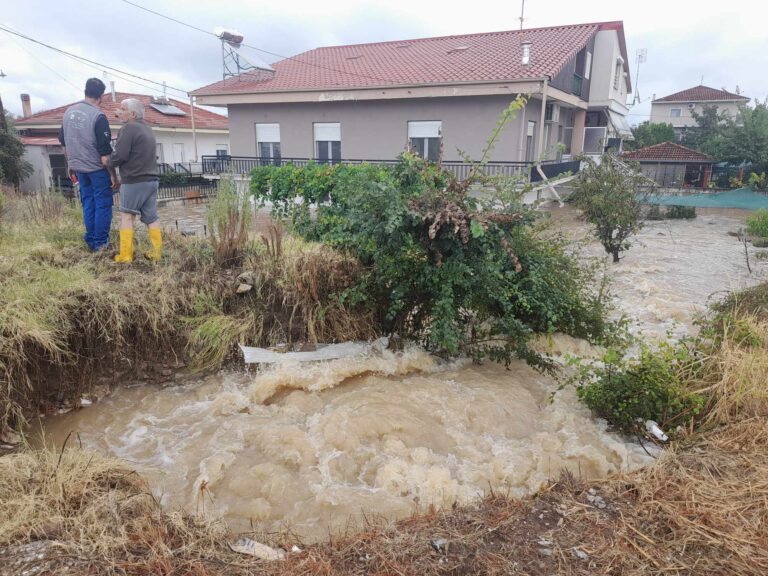 Πνίγηκαν τα Αλώνια Μπάρας (φωτο)