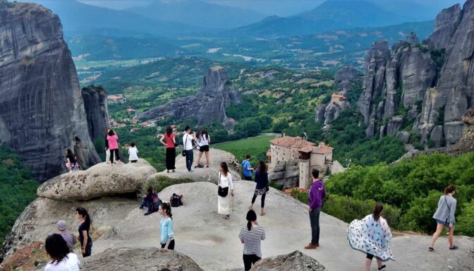 «Κρατάει» ακόμα ο τουρισμός στην Καλαμπάκα