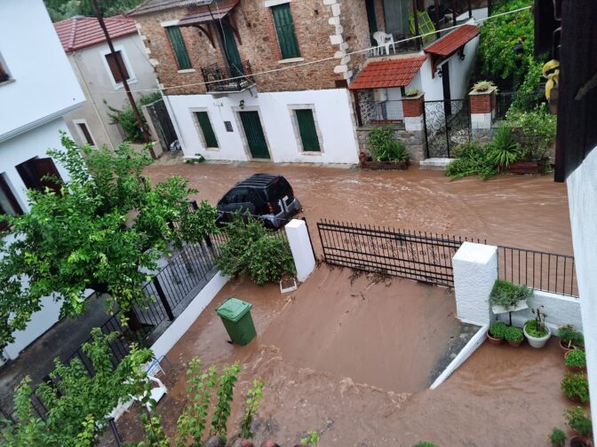 Μηλίνα: Πνίγηκε το αγαπημένο παραθαλάσσιο χωριό των Τρικαλινών στο Πήλιο