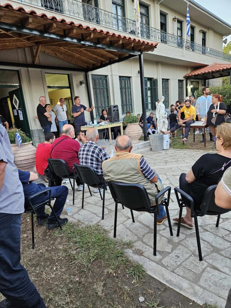Σε Δημο και Περιφέρεια Μεγαλοκαλυβιώτες αύριο το πρωί
