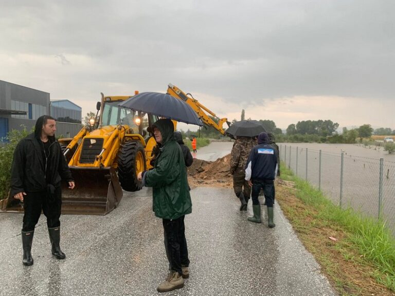 Προτεραιότητα των αρμόδιων αρχών να μην κινδυνέψουν άνθρωποι