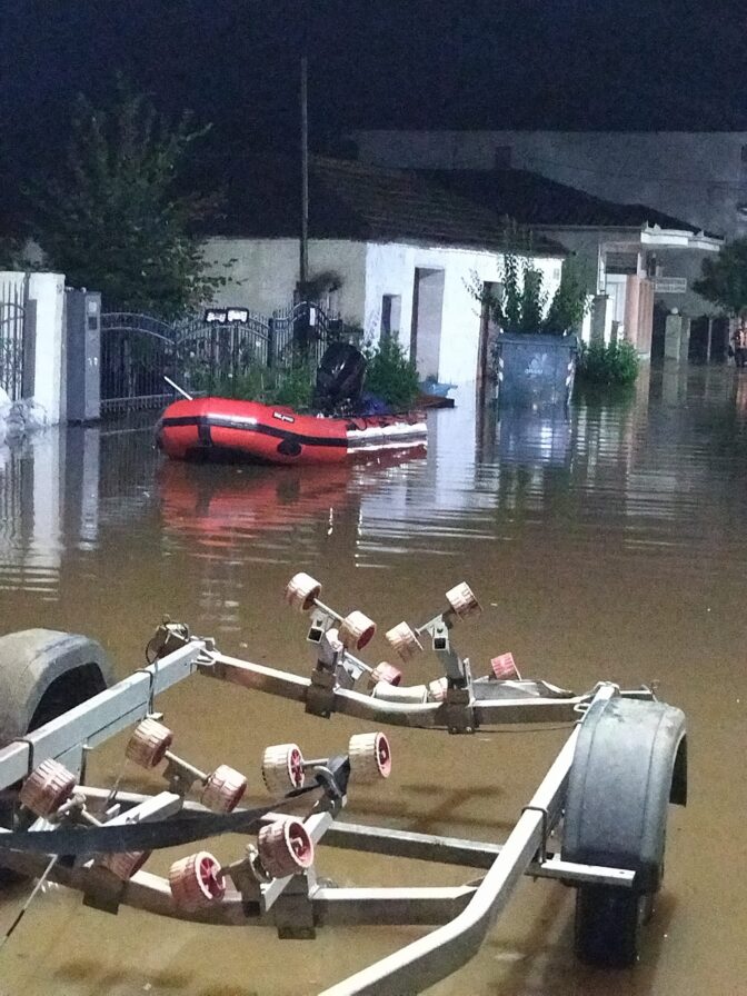 Η απόλυτη καταστροφή σε Φαρκαδόνα και στα χωριά της (φωτο)