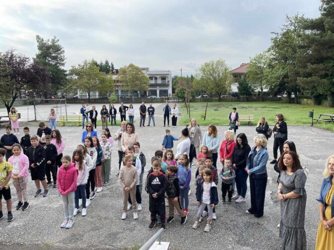 Να στηριχτούν και με σχολικά γεύματα οι μαθητές των Μεγάλων Καλυβίων