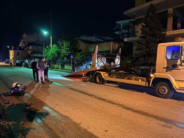 Νεκρός 18χρονος σε τροχαίο τα ξημερώματα στα Τρίκαλα (φωτό)