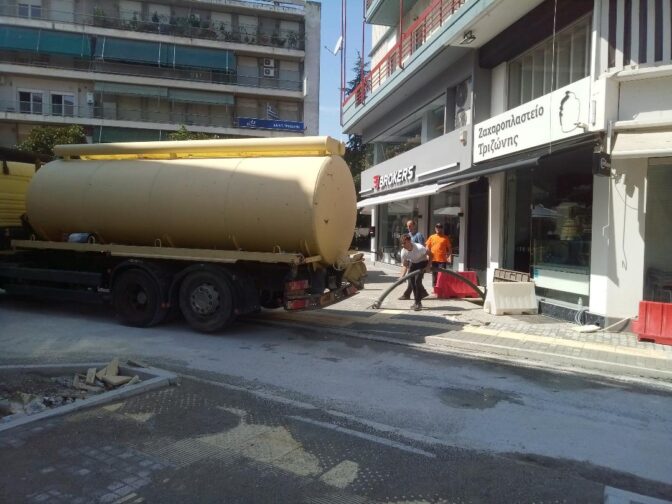 Χωρίς ρεύμα παραμένουν αρκετές περιοχές - Το νερό επανάφερε παντού η ΔΕΥΑΤ