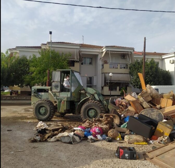 Στη μάχη ο Στρατός για την αποκομιδή σκουπιδιών στην Φαρκαδόνα