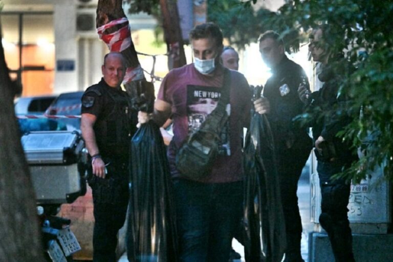 Bαρύς οπλισμός βρέθηκε σε μπαούλο στο Κολωνάκι