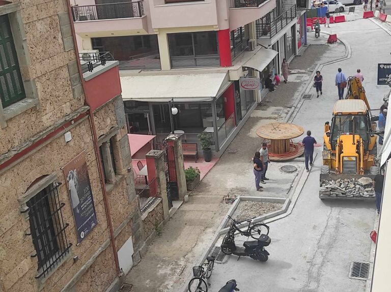 Ένταση στην οδό Γαριβάλδη μεταξύ επαγγελματιών και εργολάβου