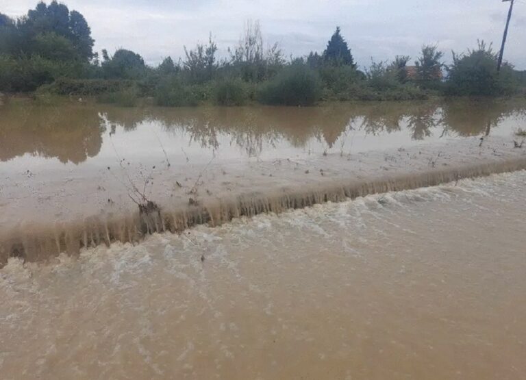 Σε αναμμένα κάρβουνα οι πληγέντες αγρότες στα Τρίκαλα