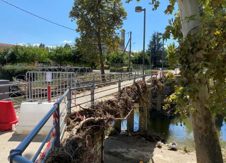 Κλειστές 3 πεζογέφυρες στα Τρίκαλα 
