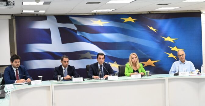 Τέσσερα νέα μέτρα στη μάχη κατά της ακρίβειας ανακοίνωσε ο Κώστας Σκρέκας