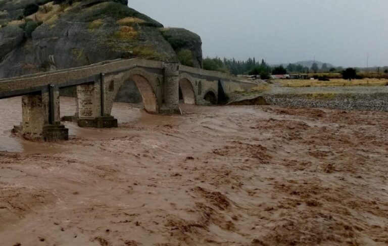Παραφουσκωμένα τα ποτάμια στο Δήμο Μετεώρων