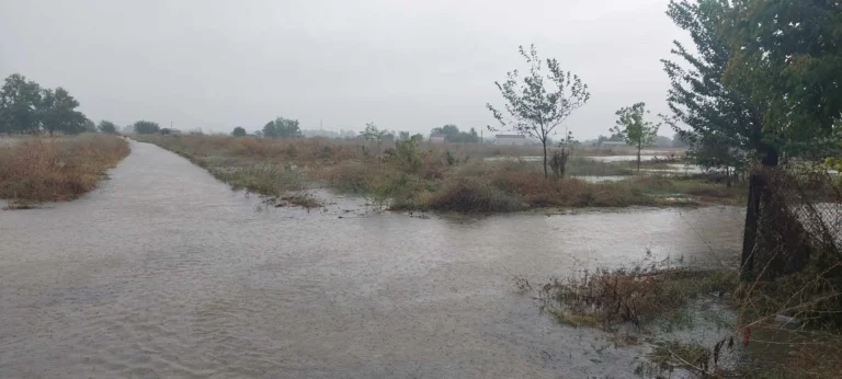 Μεγάλα Καλύβια ώρα μηδέν – Λεωφορεία στο σημείο για μετακίνηση κόσμου