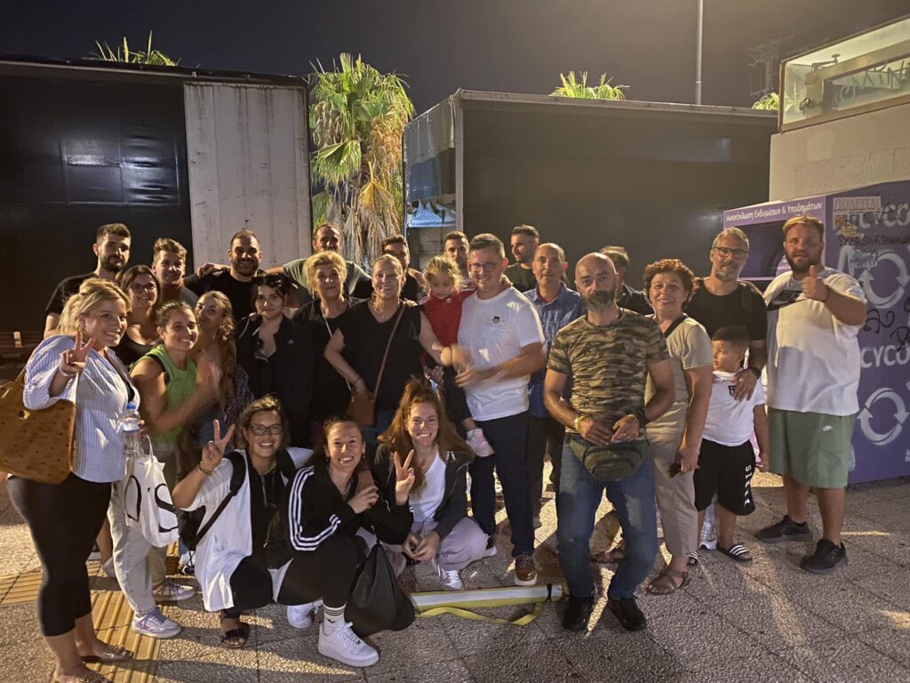 Φαρκαδόνα SOS - Ομάδα νέων από Αθήνα παρέδωσε είδη πρώτης ανάγκης