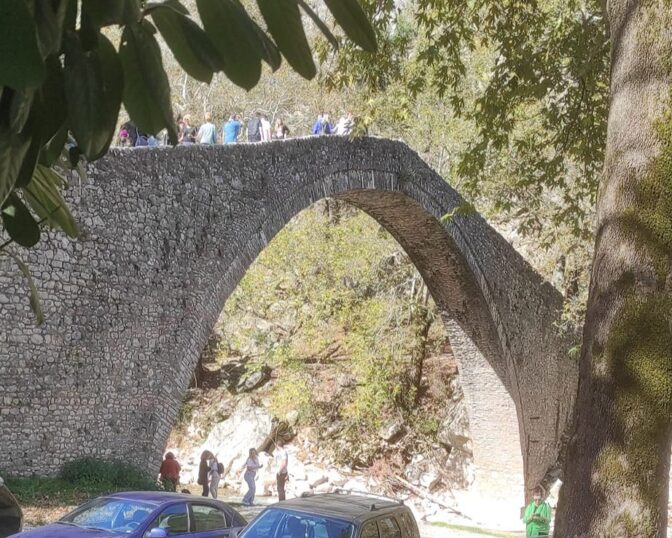 Κυριακή, γιορτή και σχόλη στην Καμάρα της Πύλης