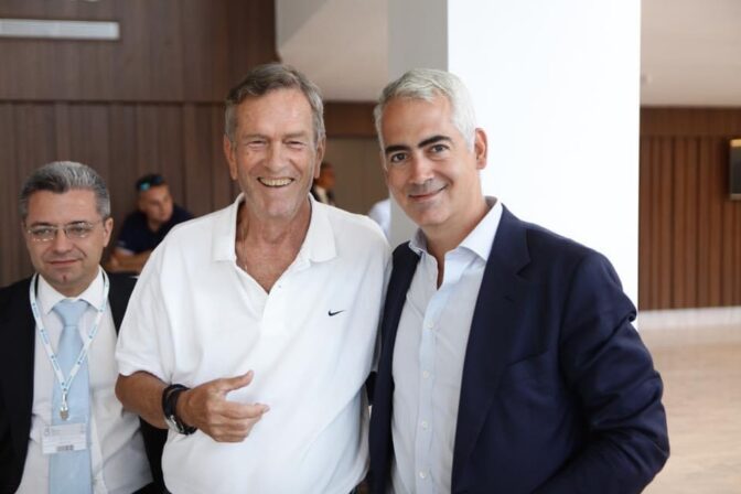 Τα τσιγάρα και το τυχερό σακάκι του «ξανθού»….