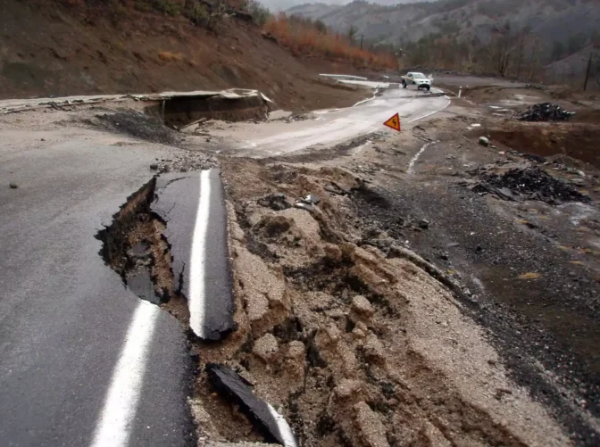 Παραμένουν τα προβλήματα στο οδικό δίκτυο των Τρικάλων