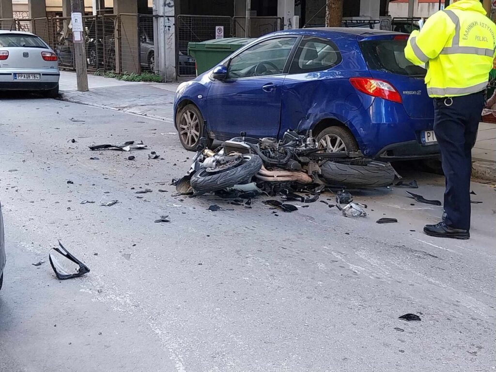 Τροχαίο με σοβαρό τραυματισμό στο κέντρο της Λάρισας (φωτό)