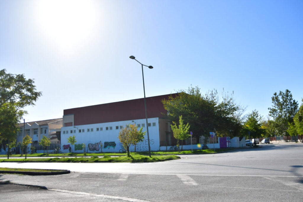 Τηλεφώνημα για τοποθέτηση βόμβας σε σχολείο της Λάρισας (βίντεο)