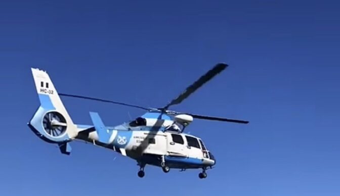 Απίστευτο: Τραυματίστηκε 42χρονη από ομπρέλα στον Πλαταμώνα μετά από χαμηλή πτήση ελικοπτέρου! (βίντεο)