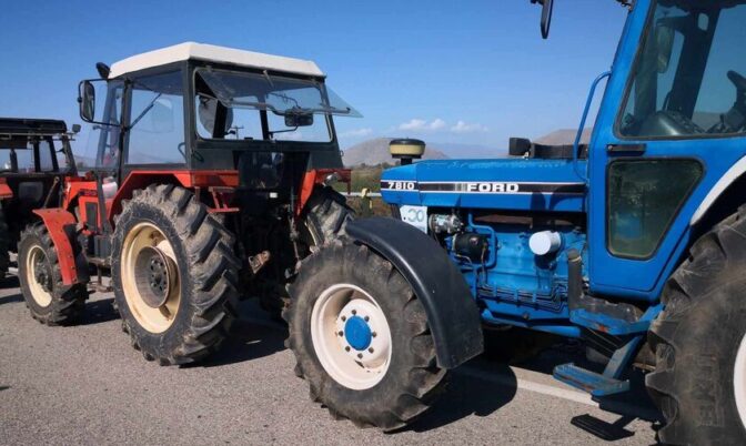 Κινητοποίηση με τρακτέρ αγροτικών συλλόγων στην Καρδίτσα