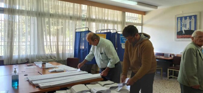 Τρίκαλα: Συγγενείς δικαστικών εθελοντές και …με ταπεράκι!