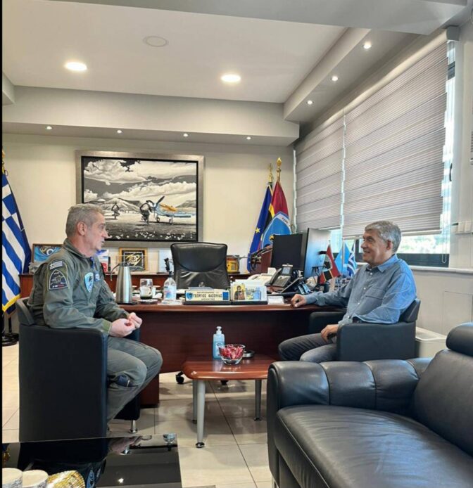 Στο Αρχηγείο Τακτικής Αεροπορίας στη Λάρισα ο Κώστας Αγοραστός
