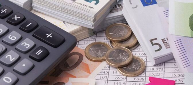 Αυξάνονται οι ασφαλιστικές εισφορές των μη μισθωτών