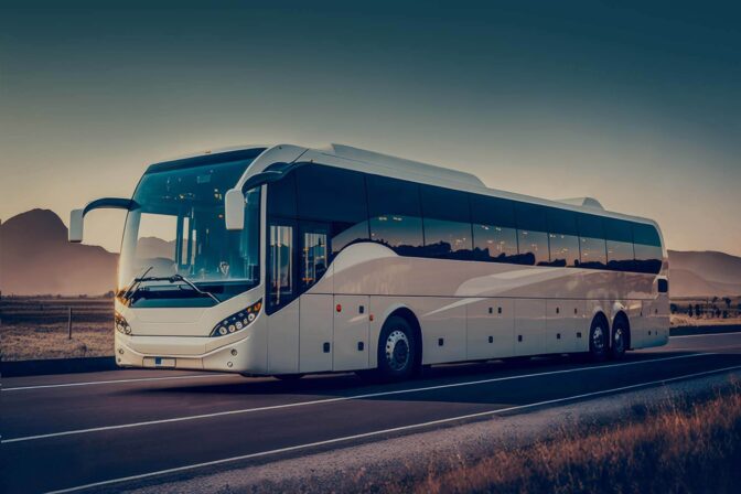 Το κύμα αλληλεγγύης γεμίζει με δέματα τις αποθήκες των ΚΤΕΛ